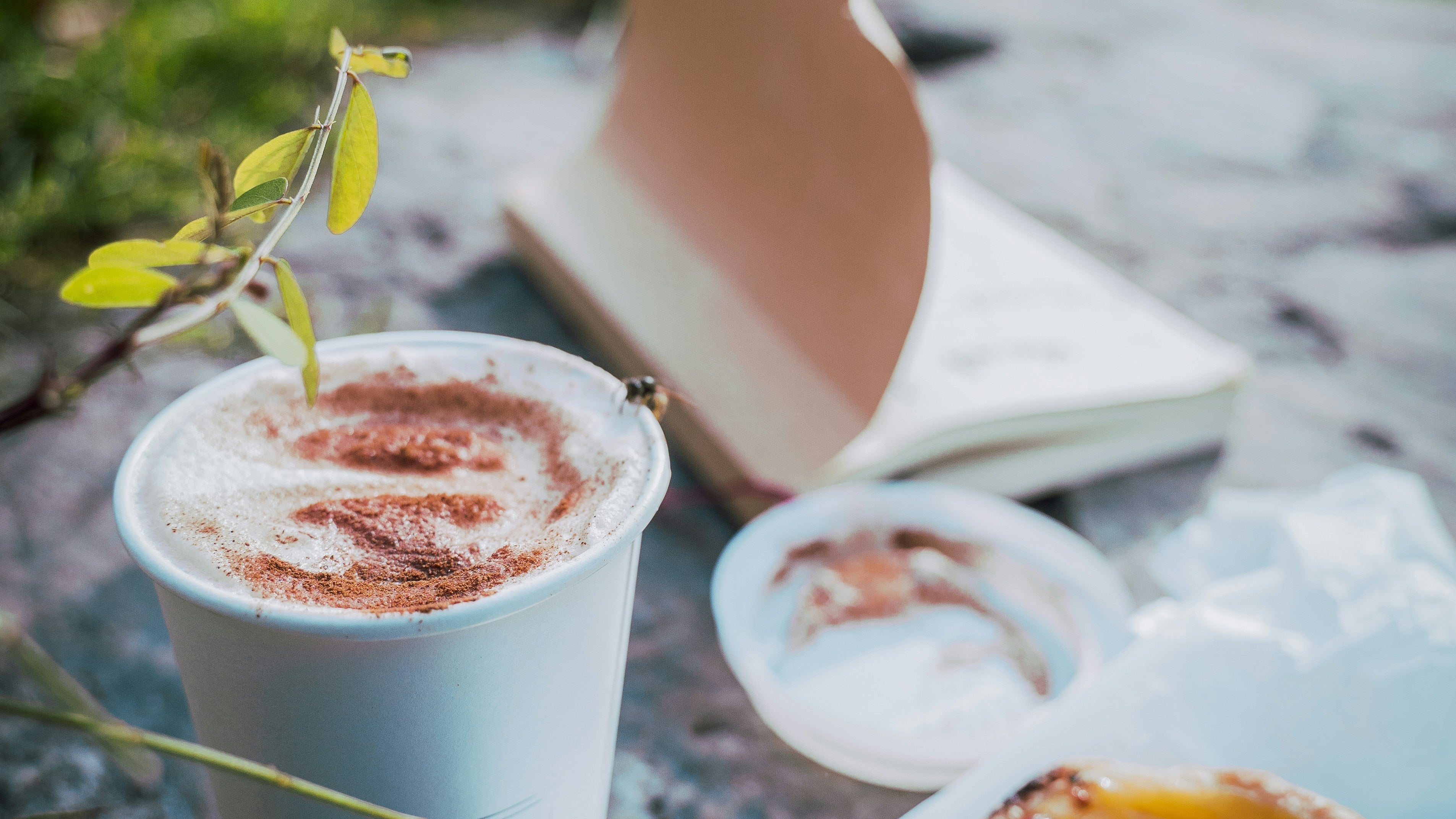 Buzz-Worthy Reads 🐝