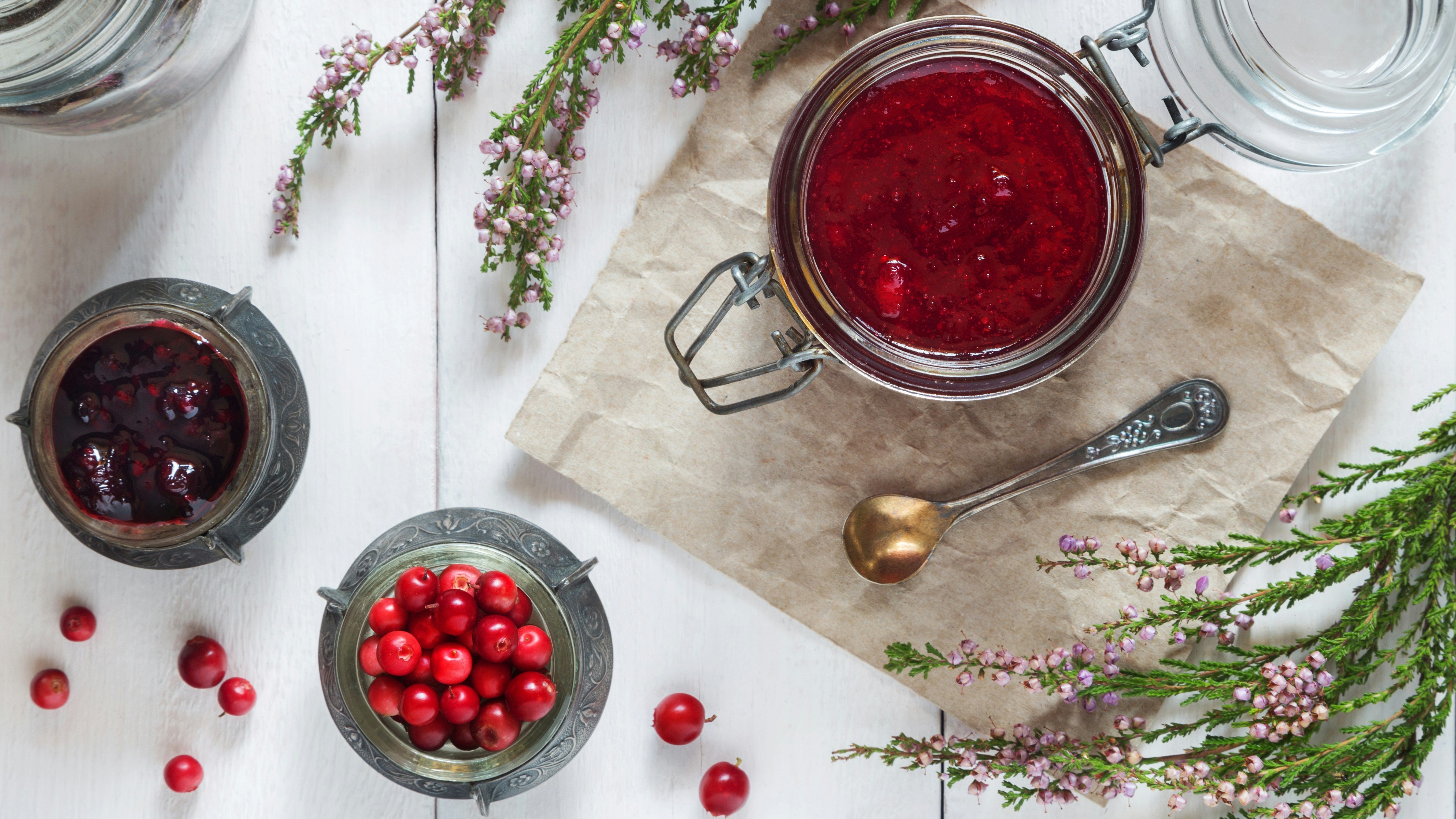 Honey-Sweetened Cranberry Sauce