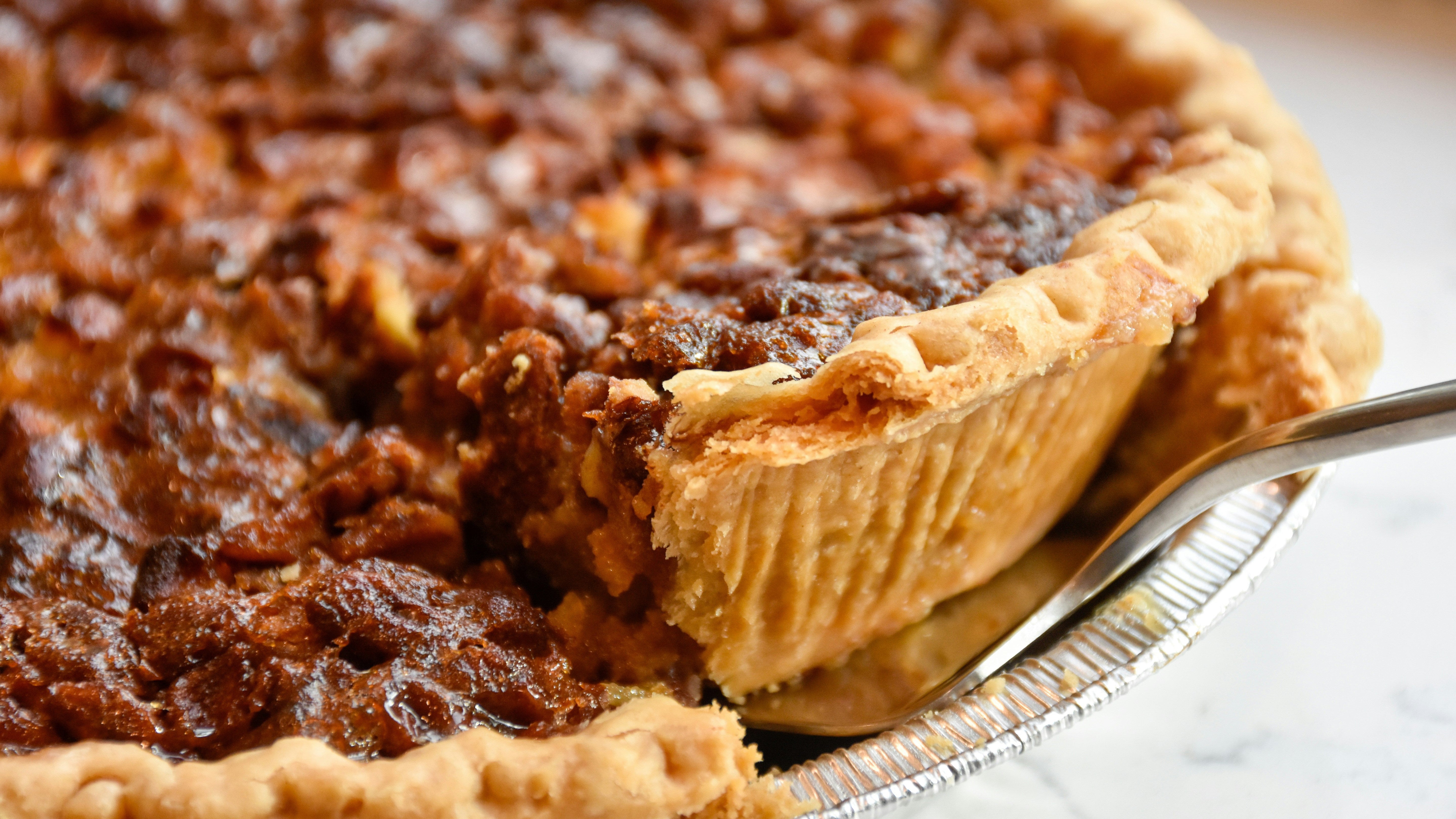 2 Delicious Holiday Desserts Sweetened with Raw Honey